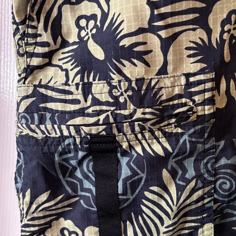 Tommy Bahama Floral Swim Trunks Side Pockets Draw String Closure XL